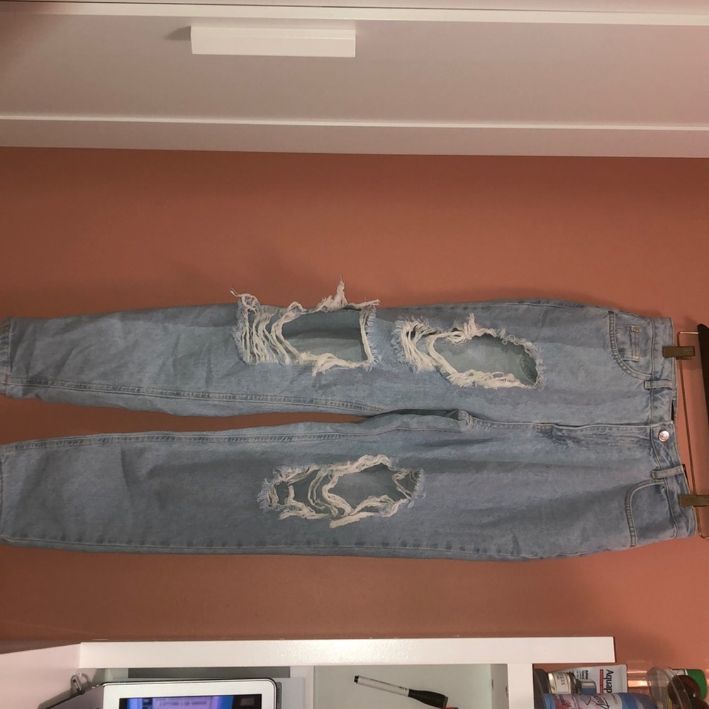 ☀️Missguided ripped denim jeans